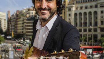 Ayuntamiento_valencia_guitarra_toni_cotoli
