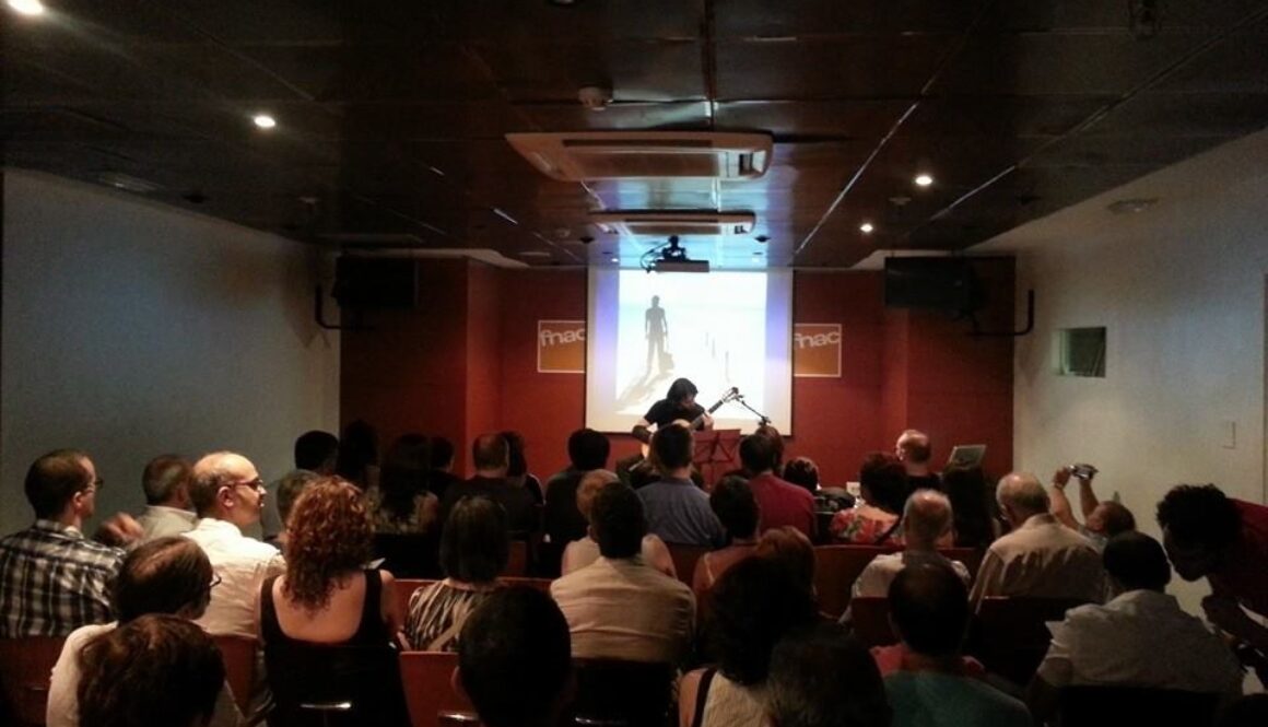 FNAC_VALENCIA_GUITARRA_TONI_COTOLI