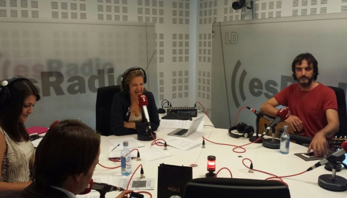 Es_Radio_Toni_Cotoli_Entrevista_guitarra