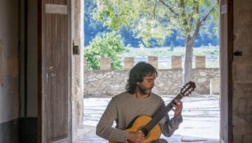 TONI_COTOLI_GUITARRA_MEDITERRANEA1